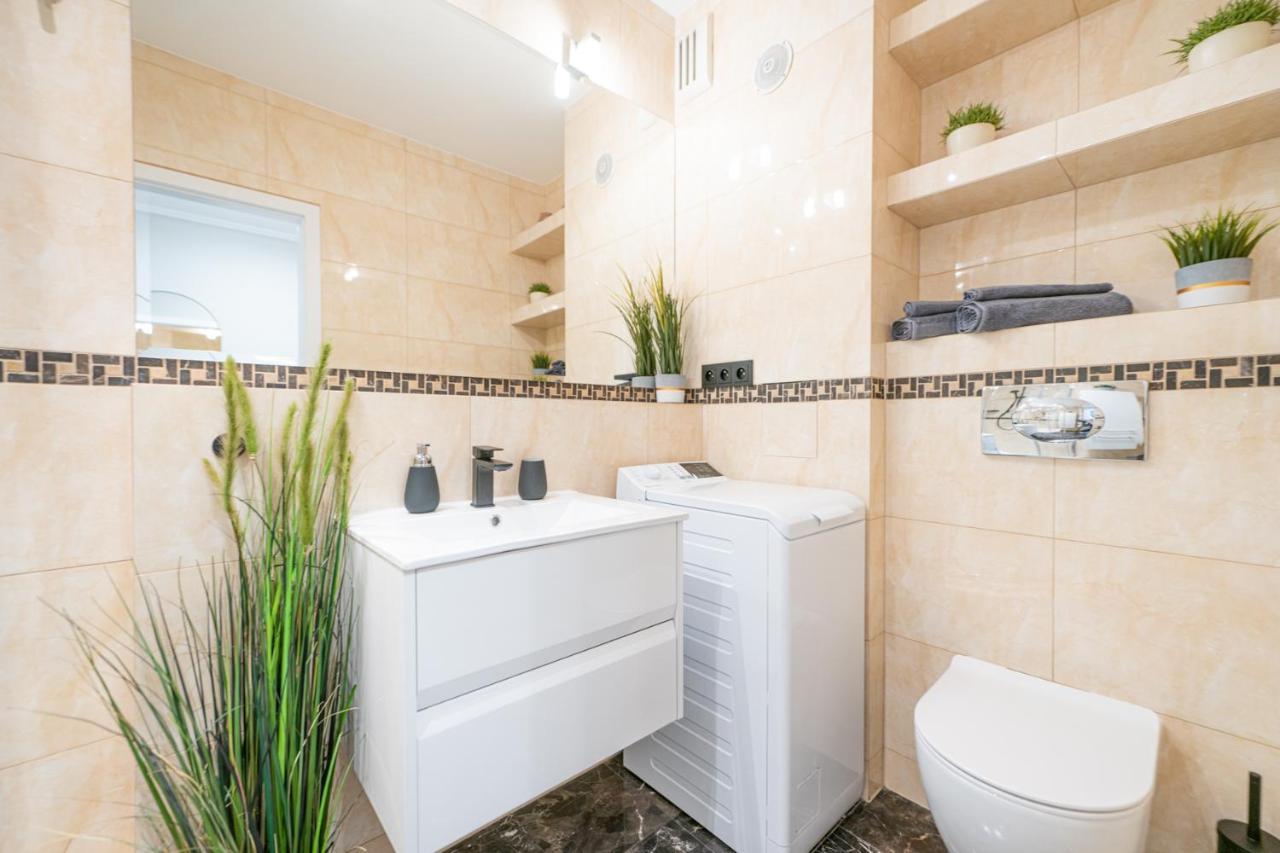 Apartament 55M2 - Darmowy Garaz - Klimatyzacja - Centrum - 24Na7 Wrocław Exterior foto